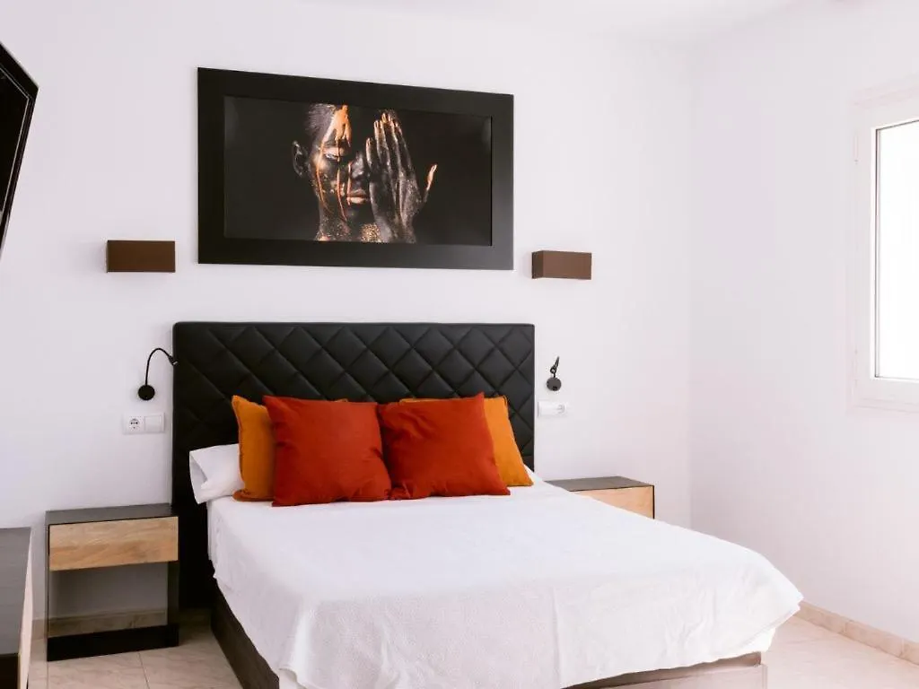 Villa Km2 Lovely Villa Located Just Outside Of Sa Carroca A 5 Minute Drive From Playa Den Bossa San José