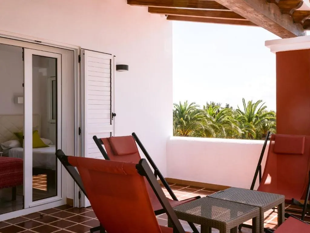 Villa Km2 Lovely Villa Located Just Outside Of Sa Carroca A 5 Minute Drive From Playa Den Bossa Sant Josep de sa Talaia
